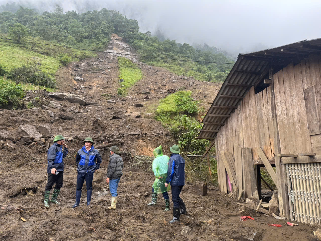 z7093817209153_78cd3f12db5eab8f62eab093cda0ed10